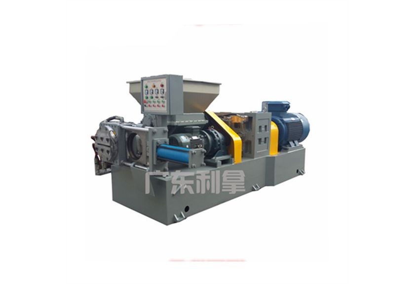 熔噴布擠出機(jī)：高效生產(chǎn)的關(guān)鍵設(shè)備